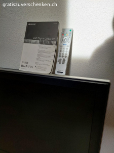 zu verschenken. Fernseher mit Wandhalterung in Top Zustand bereit zum abholen in Albisrieden
