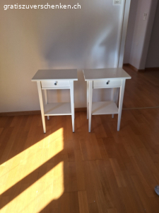 Zwei Nachttische